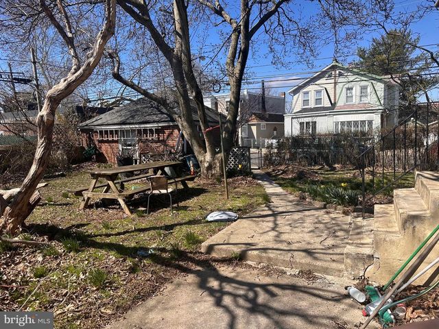 402 WALTER ST, Philadelphia, PA 19111