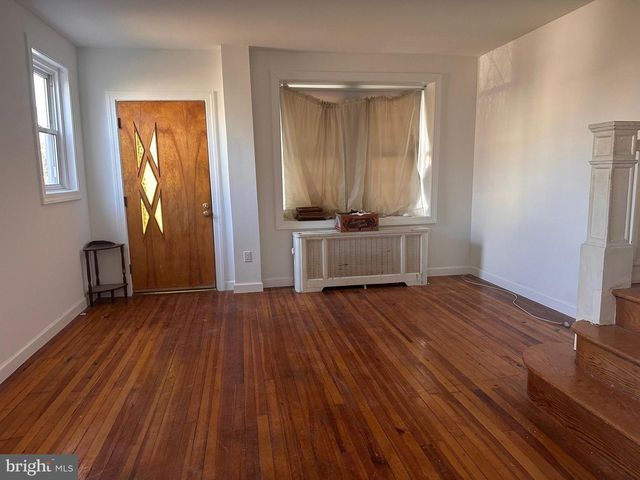 402 WALTER ST, Philadelphia, PA 19111