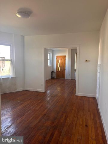 402 WALTER ST, Philadelphia, PA 19111