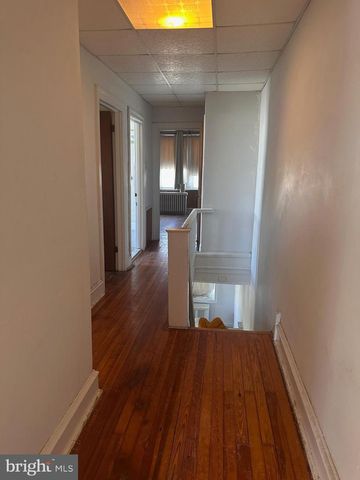 402 WALTER ST, Philadelphia, PA 19111