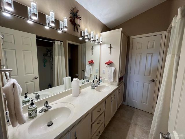 329 Rebecca Drive, Alamo, TX 78516