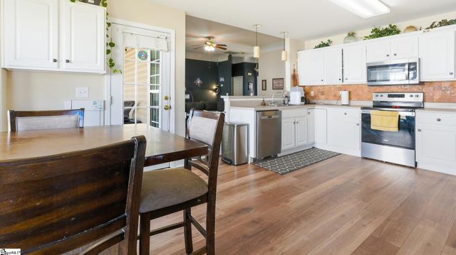 145 Lauren Wood Circle, Taylors, SC 29687