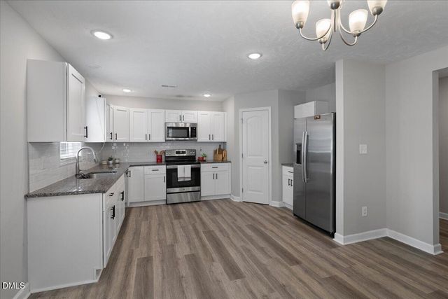 311 W 6th Avenue, Raeford, NC 28376