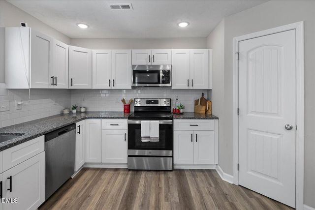 311 W 6th Avenue, Raeford, NC 28376