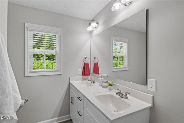 311 W 6th Avenue, Raeford, NC 28376