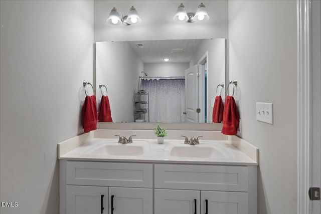 311 W 6th Avenue, Raeford, NC 28376