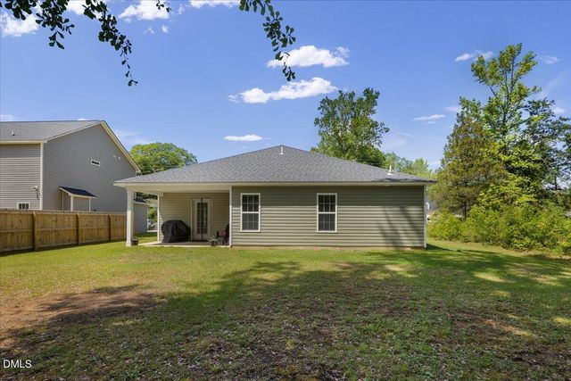 311 W 6th Avenue, Raeford, NC 28376