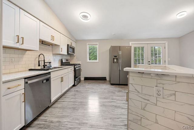 8103 Princess Path, Clay, NY 13090