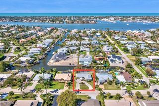 1696 Sandpiper ST, Naples, FL 34102