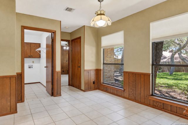 811 Lone Wolf, San Antonio, TX 78232