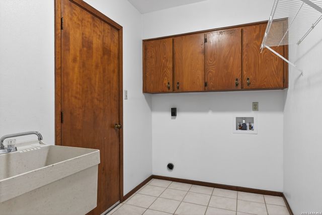 811 Lone Wolf, San Antonio, TX 78232