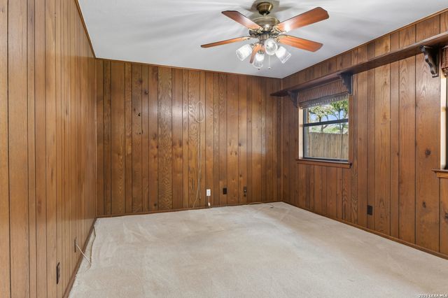 811 Lone Wolf, San Antonio, TX 78232