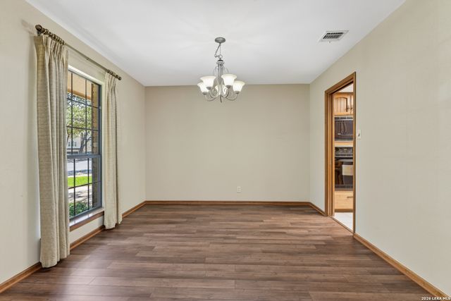811 Lone Wolf, San Antonio, TX 78232