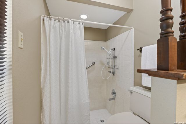 811 Lone Wolf, San Antonio, TX 78232