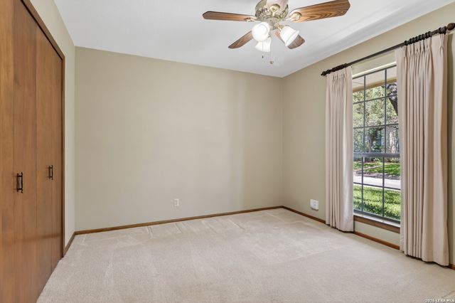 811 Lone Wolf, San Antonio, TX 78232