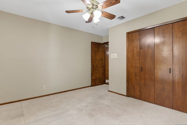 811 Lone Wolf, San Antonio, TX 78232