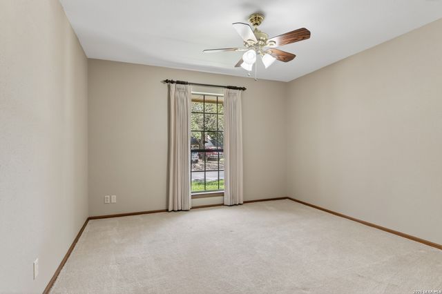 811 Lone Wolf, San Antonio, TX 78232