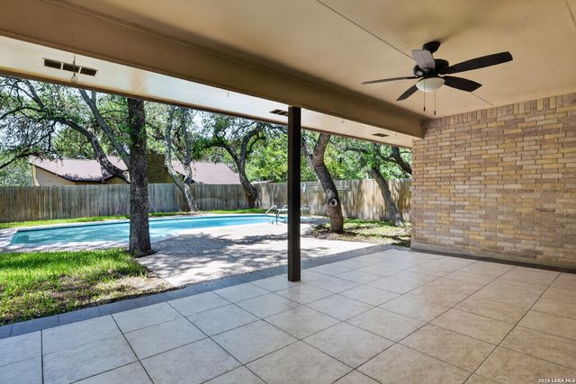 811 Lone Wolf, San Antonio, TX 78232