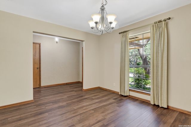 811 Lone Wolf, San Antonio, TX 78232