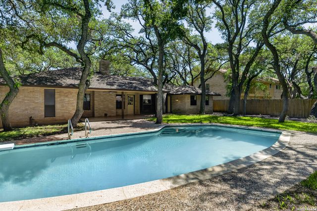 811 Lone Wolf, San Antonio, TX 78232