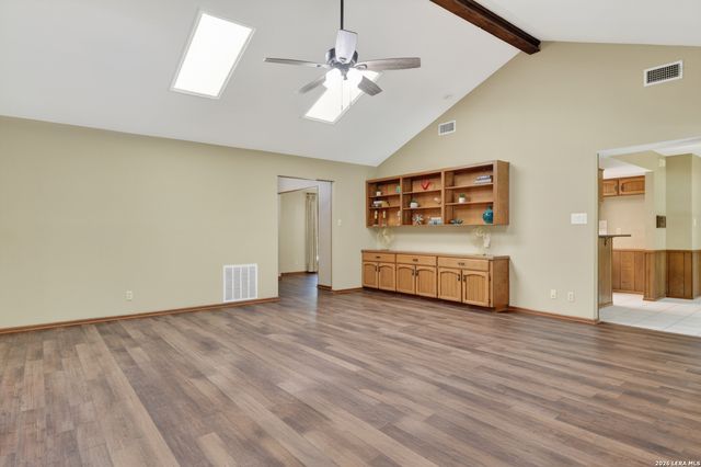 811 Lone Wolf, San Antonio, TX 78232