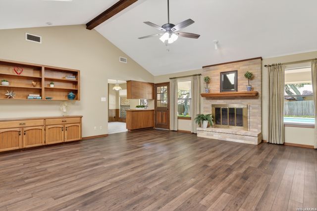 811 Lone Wolf, San Antonio, TX 78232