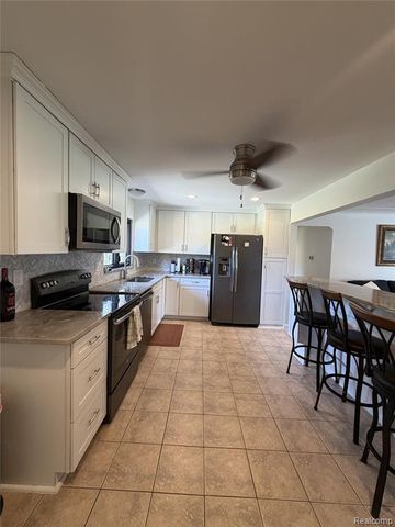 53162 Briar Drive, Shelby Twp, MI 48316