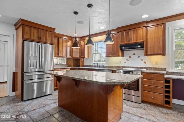 201 Sycamore Drive, Beaufort, NC 28516