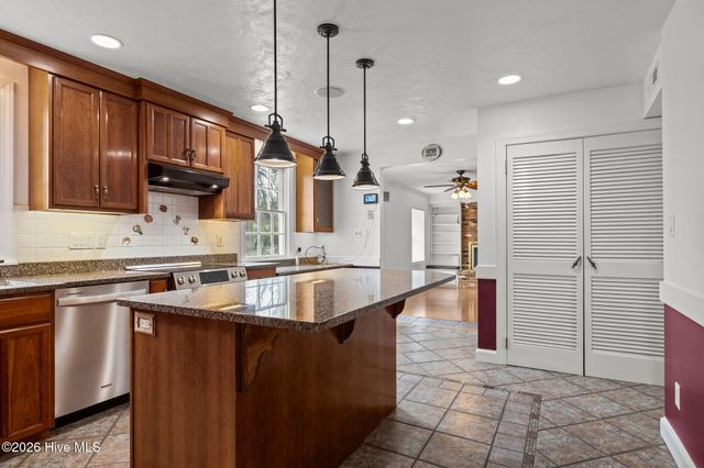 201 Sycamore Drive, Beaufort, NC 28516