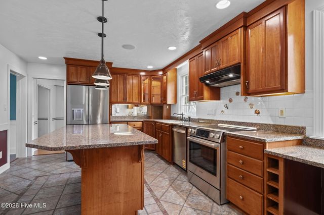 201 Sycamore Drive, Beaufort, NC 28516