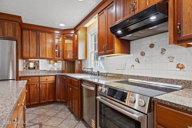 201 Sycamore Drive, Beaufort, NC 28516