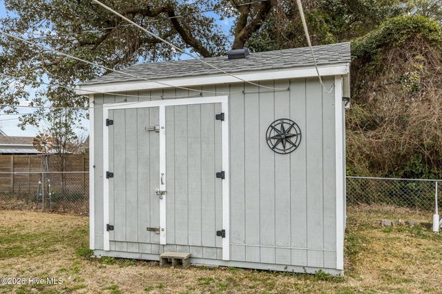 201 Sycamore Drive, Beaufort, NC 28516