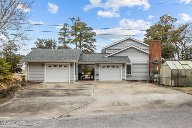 201 Sycamore Drive, Beaufort, NC 28516