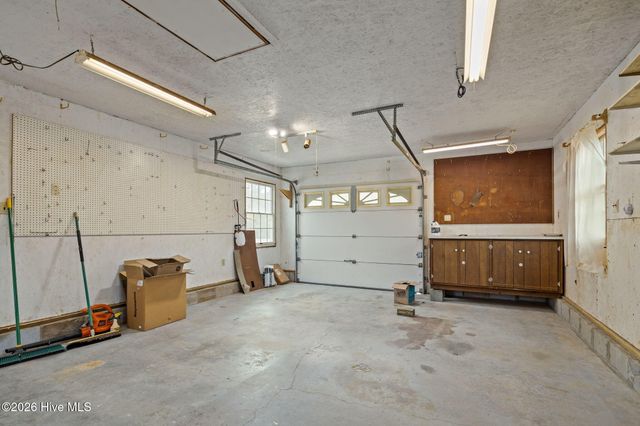 201 Sycamore Drive, Beaufort, NC 28516