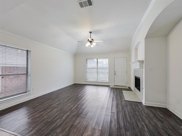 704 Darlington Trail, Fort Worth, TX 76131