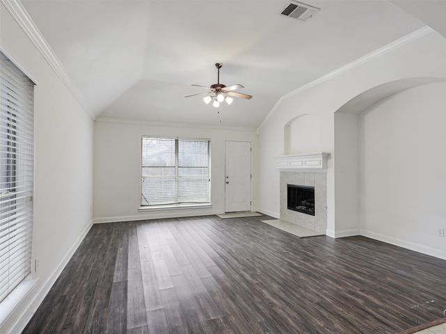 704 Darlington Trail, Fort Worth, TX 76131