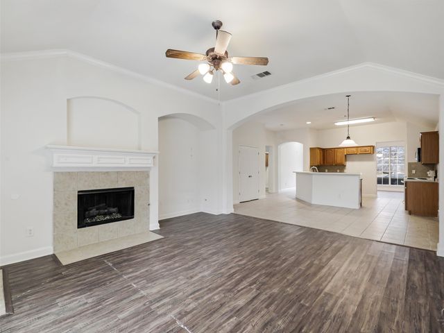 704 Darlington Trail, Fort Worth, TX 76131