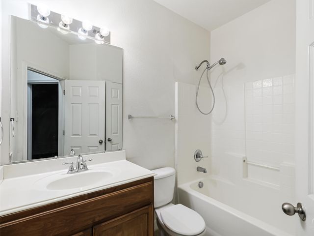 704 Darlington Trail, Fort Worth, TX 76131