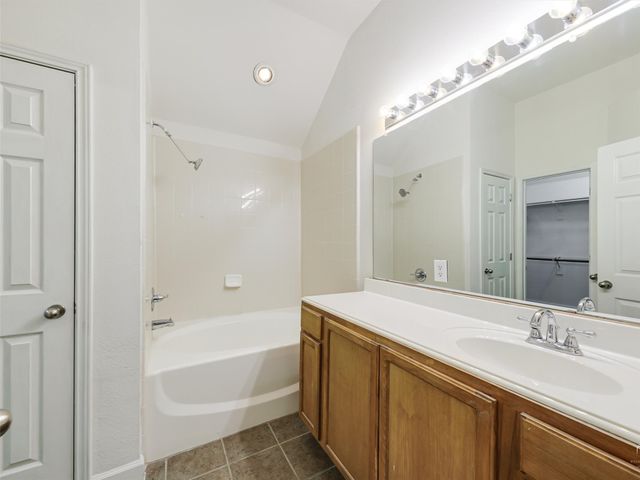 704 Darlington Trail, Fort Worth, TX 76131