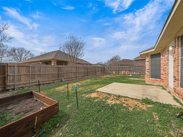 704 Darlington Trail, Fort Worth, TX 76131