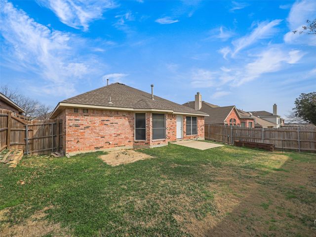 704 Darlington Trail, Fort Worth, TX 76131