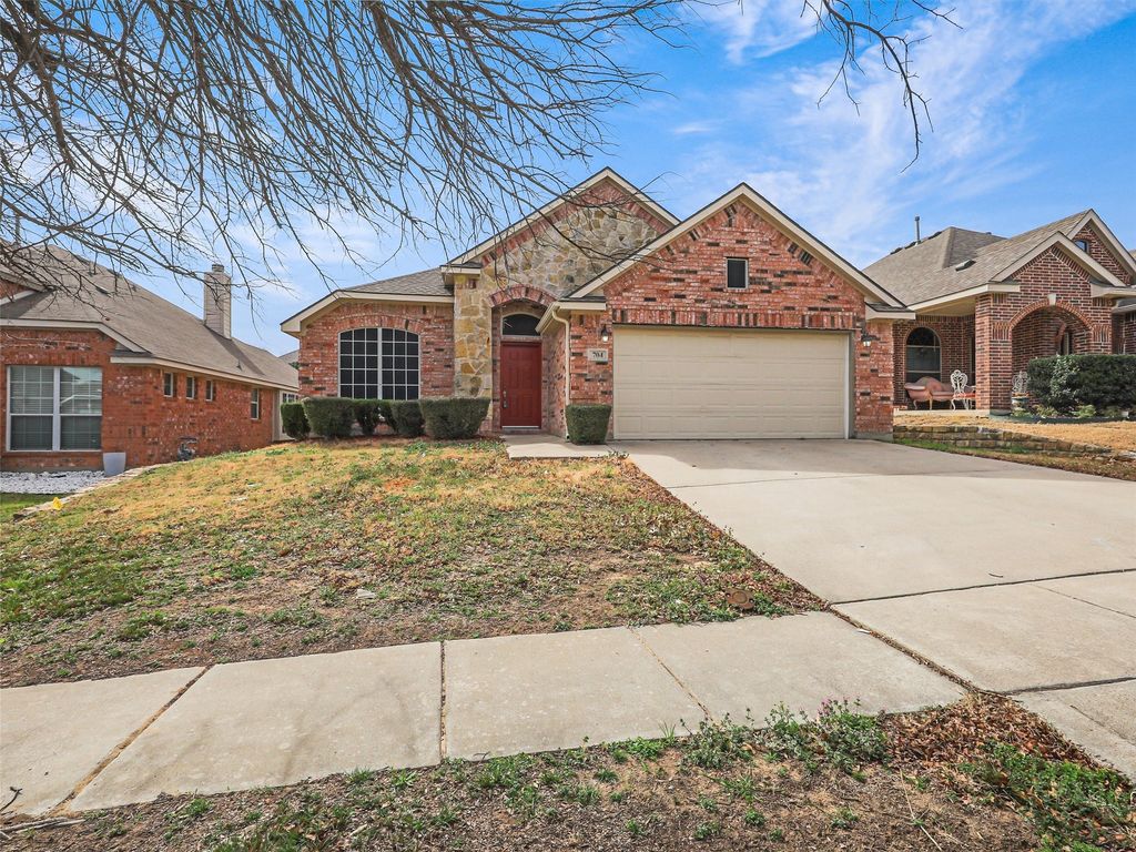 704 Darlington Trail, Fort Worth, TX 76131