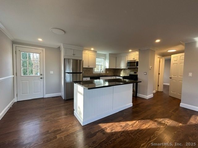 755 Old Town Road, Bridgeport, CT 06606