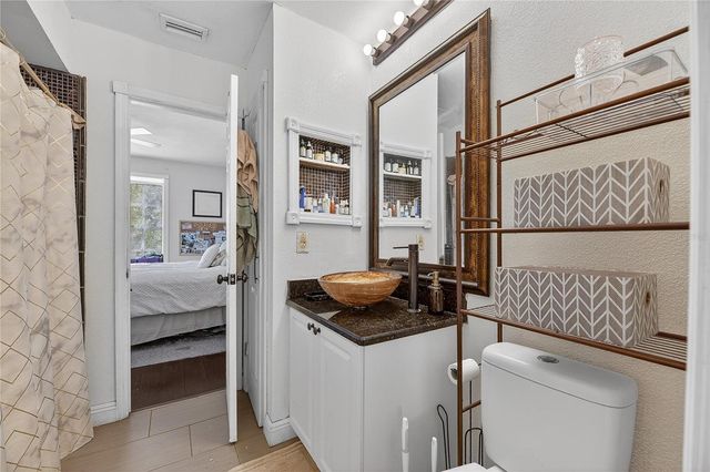 1811 MILL RUN CIRCLE, Tampa, FL 33613