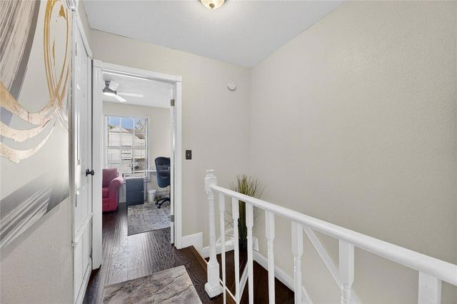 1811 MILL RUN CIRCLE, Tampa, FL 33613