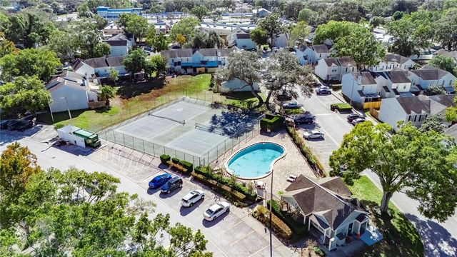 1811 MILL RUN CIRCLE, Tampa, FL 33613