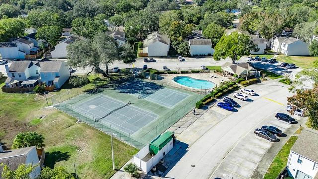1811 MILL RUN CIRCLE, Tampa, FL 33613