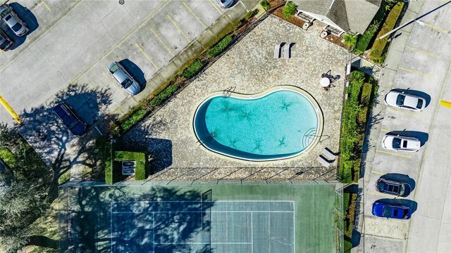 1811 MILL RUN CIRCLE, Tampa, FL 33613