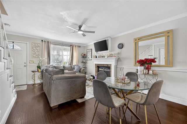 1811 MILL RUN CIRCLE, Tampa, FL 33613