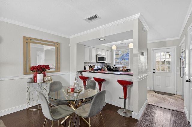 1811 MILL RUN CIRCLE, Tampa, FL 33613